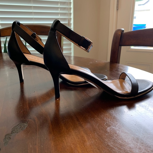 Talbots Trulli heel in black - size 7M - Picture 4 of 13